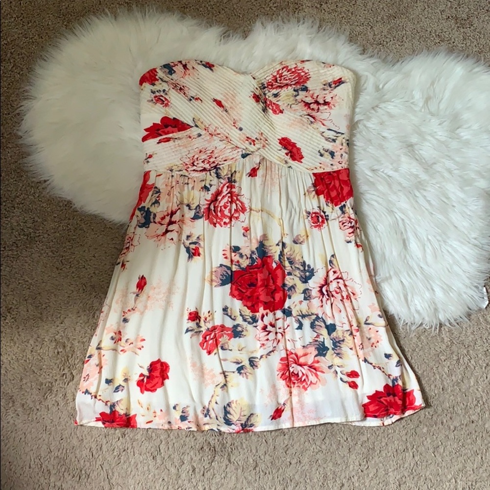 Beautiful strapless flower summer dress